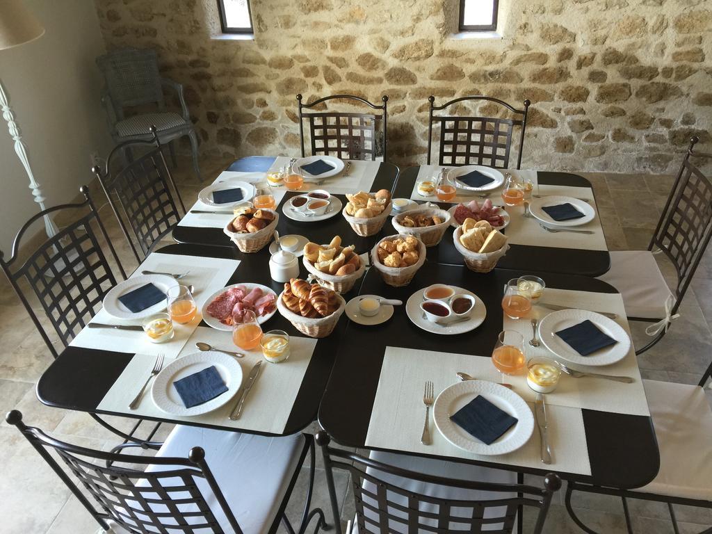La Rivayne Bed & Breakfast ลูร์มาแร็ง ภายนอก รูปภาพ